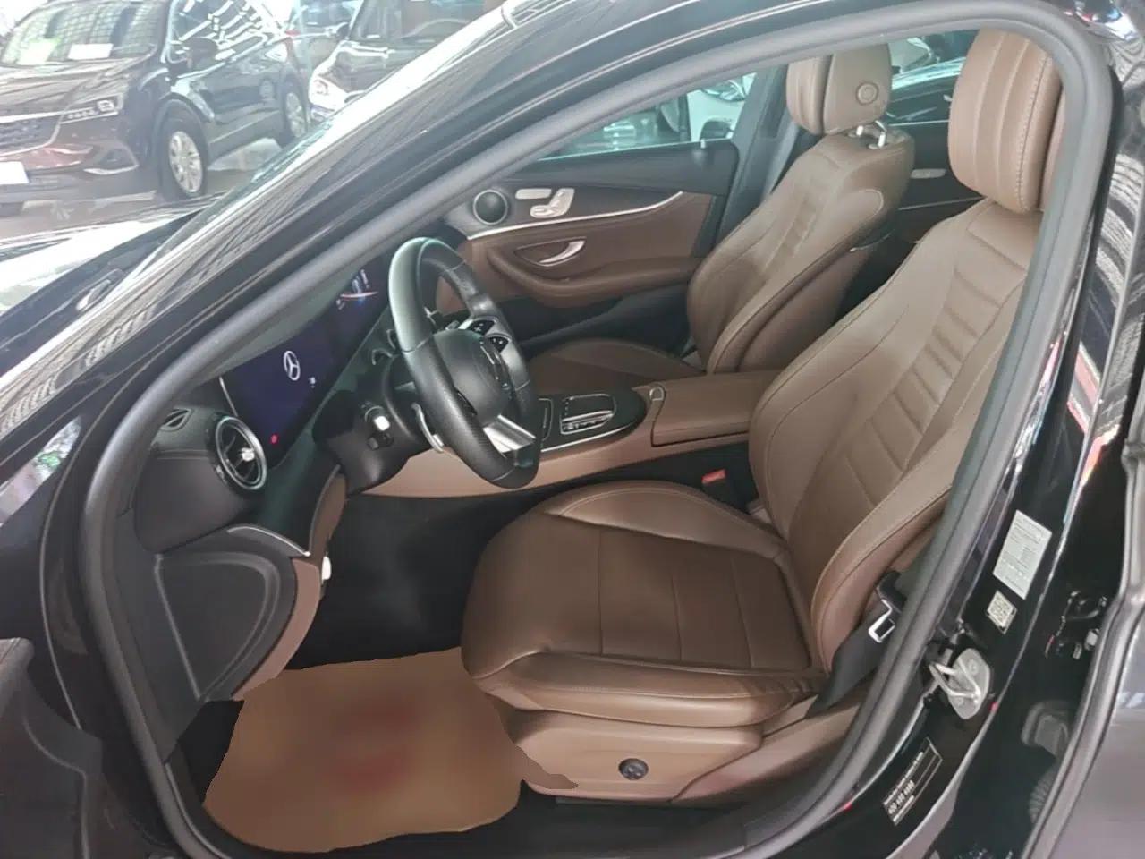 Mercedes-Benz E-Class 2021 E 300 L Sporty and Stylish Model — миниатюра 17