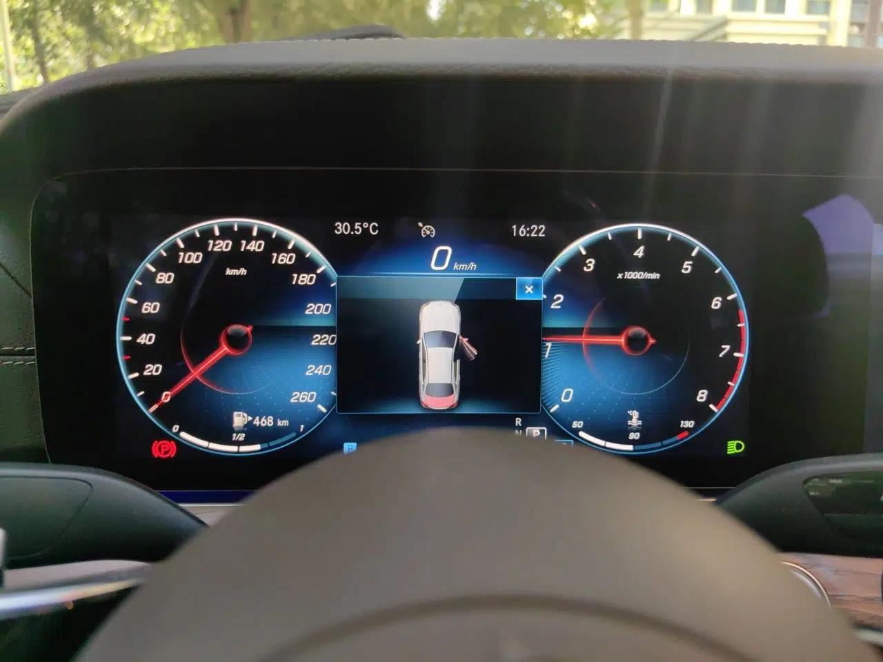 Mercedes-Benz E-Class 2021 Facelift E 260 L Sport Edition — миниатюра 11