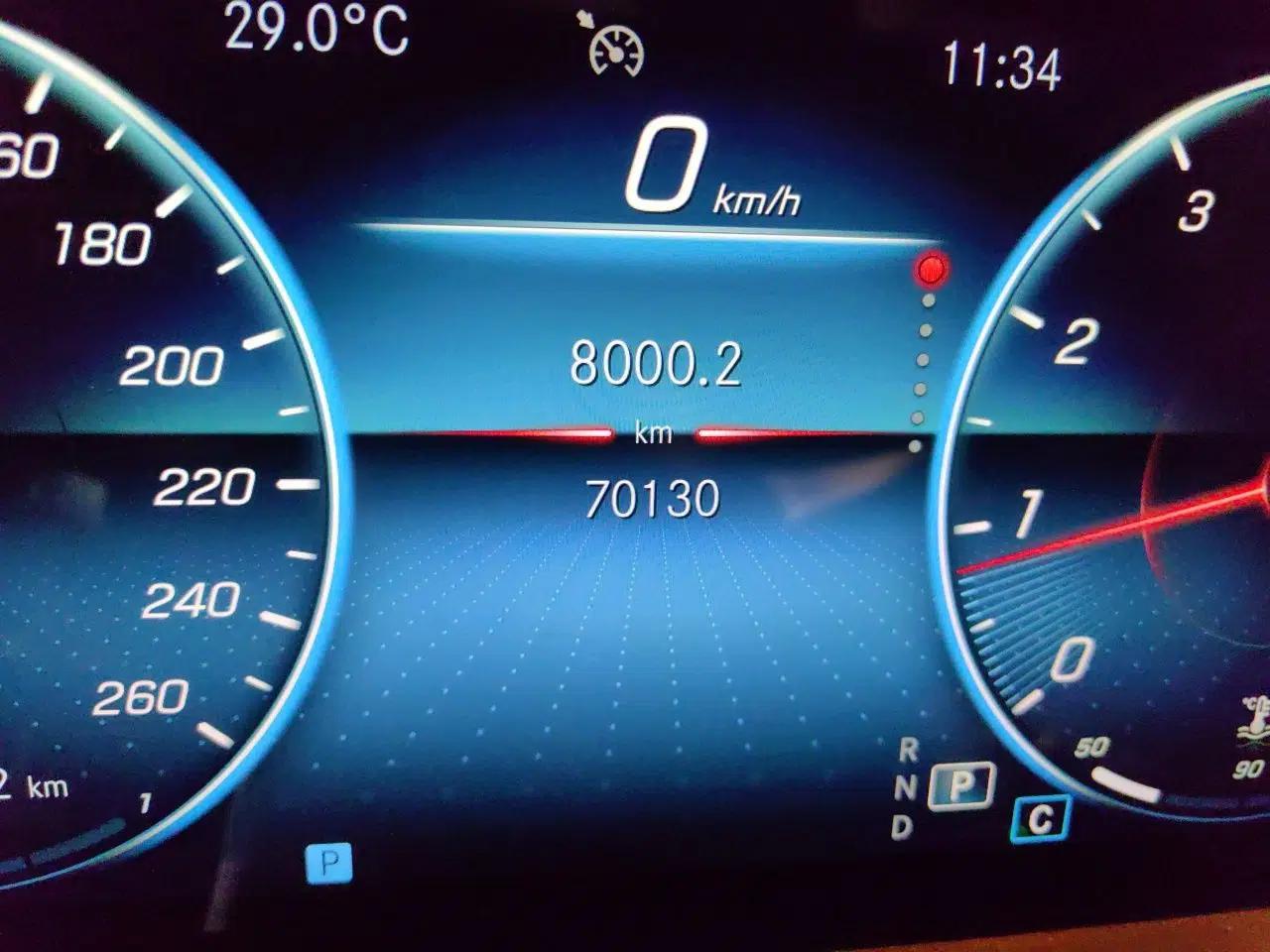 Mercedes-Benz E-Class 2022 Second Facelift E 300 L Sporty and Stylish Edition — миниатюра 12