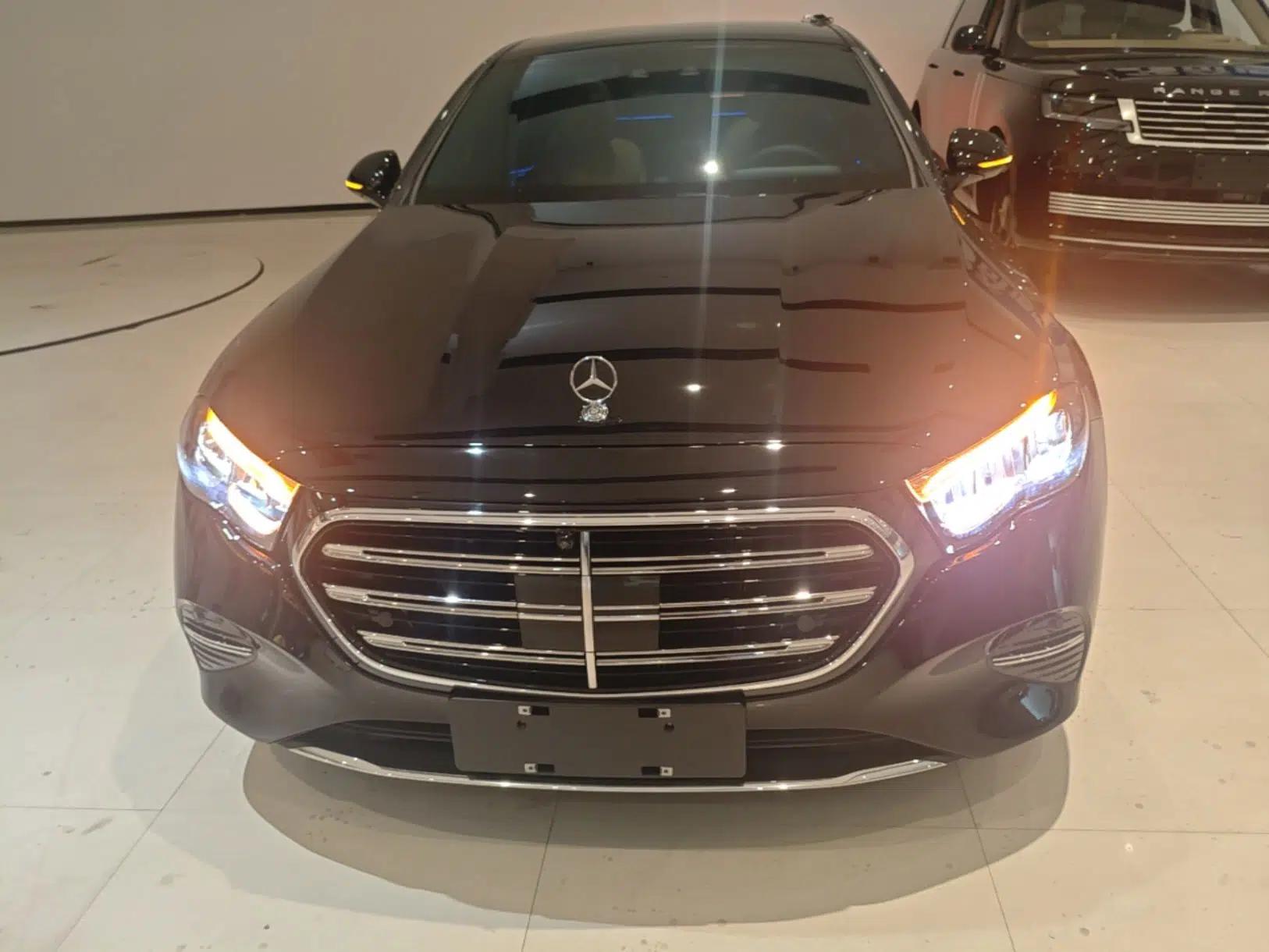 Mercedes-Benz E-Class New Energy 2024 E 350 e L Plug-in Hybrid Sedan — миниатюра 2