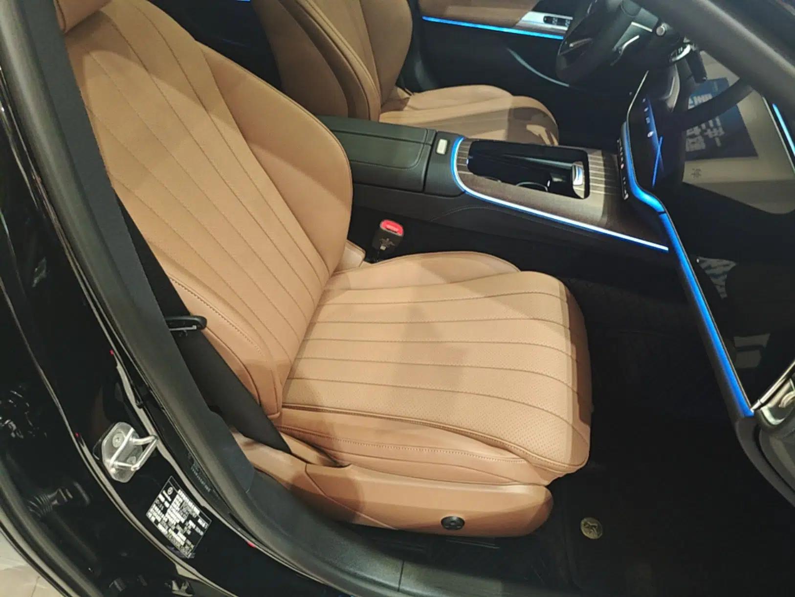 Mercedes-Benz E-Class New Energy 2024 E 350 e L Plug-in Hybrid Sedan — миниатюра 19