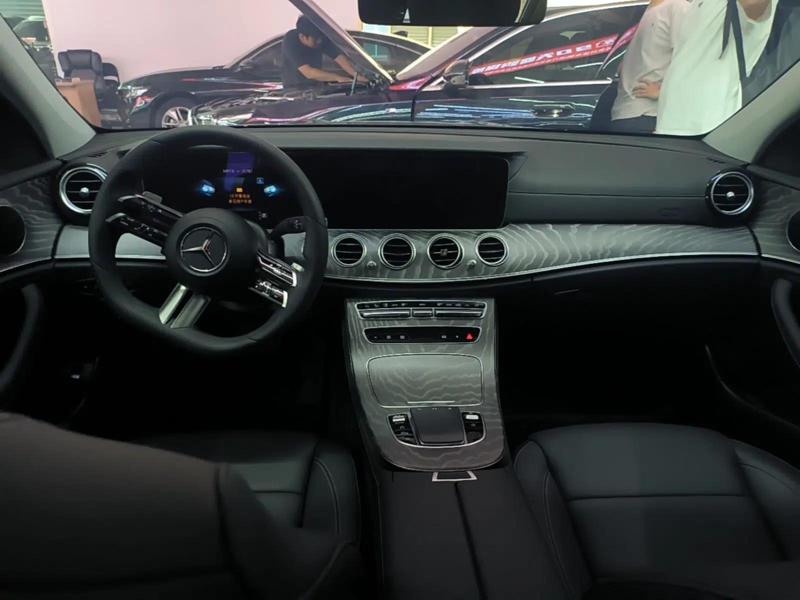 Mercedes-Benz E-Class 2022 Revised Version E 300 L Sporty and Stylish Edition — миниатюра 12