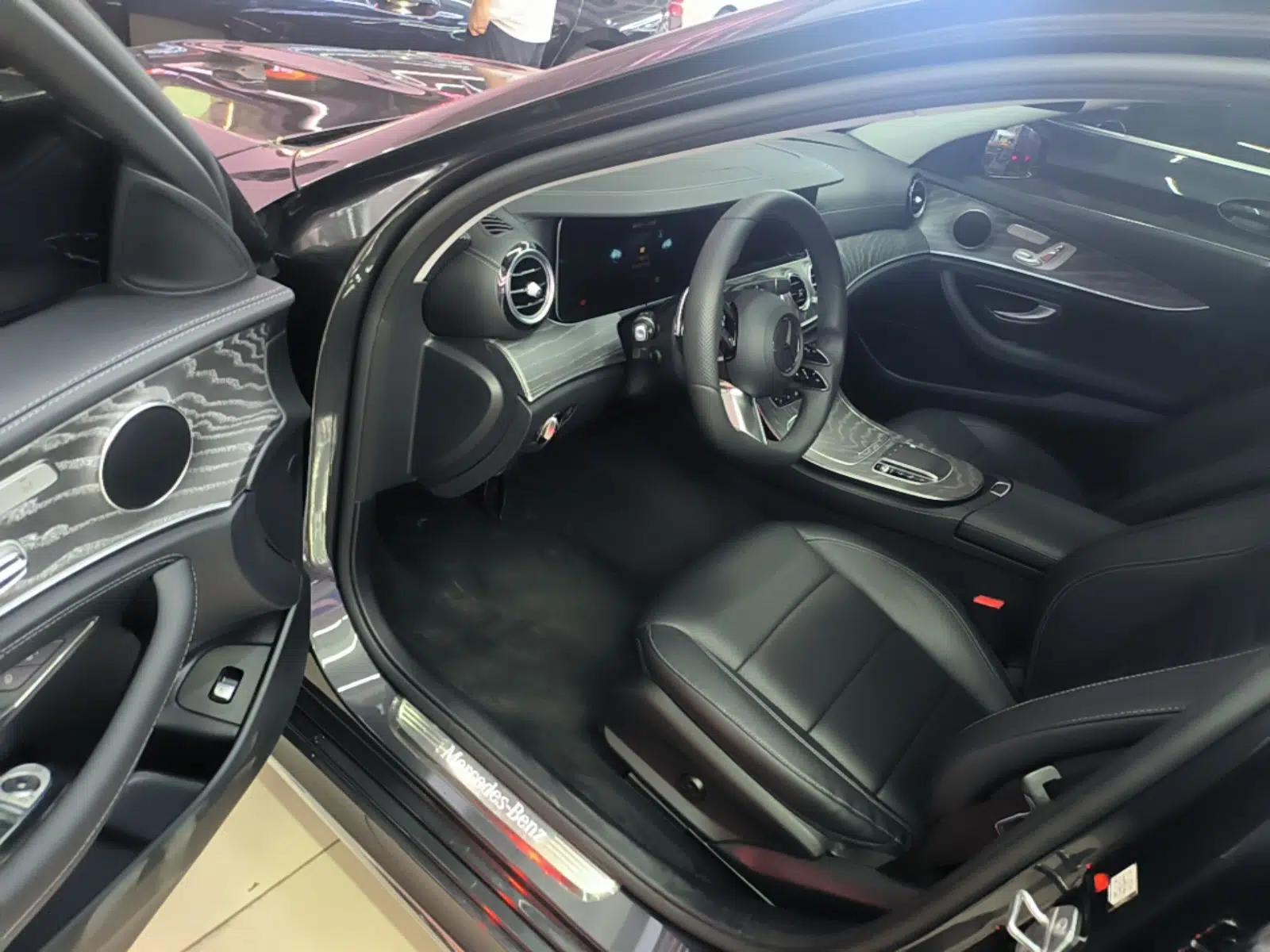 Mercedes-Benz E-Class 2022 Revised Version E 300 L Sporty and Stylish Edition — миниатюра 18