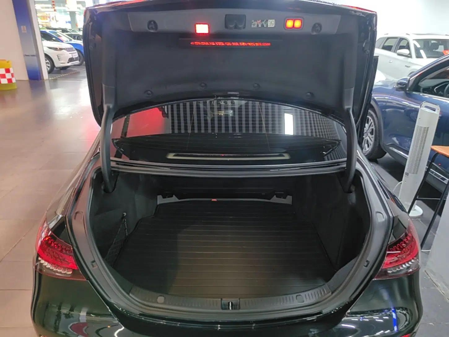 Mercedes-Benz E-Class 2023 Updated E 300 L Luxury Edition — миниатюра 27