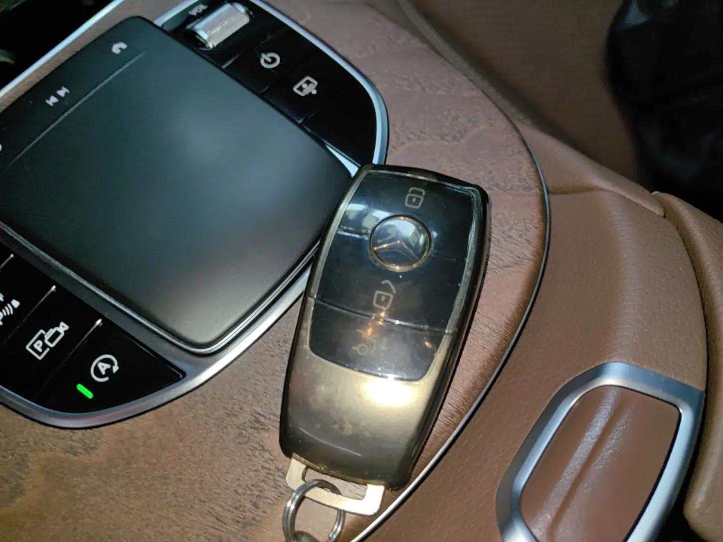 Mercedes-Benz E-Class 2023 Updated E 300 L Luxury Edition — миниатюра 28