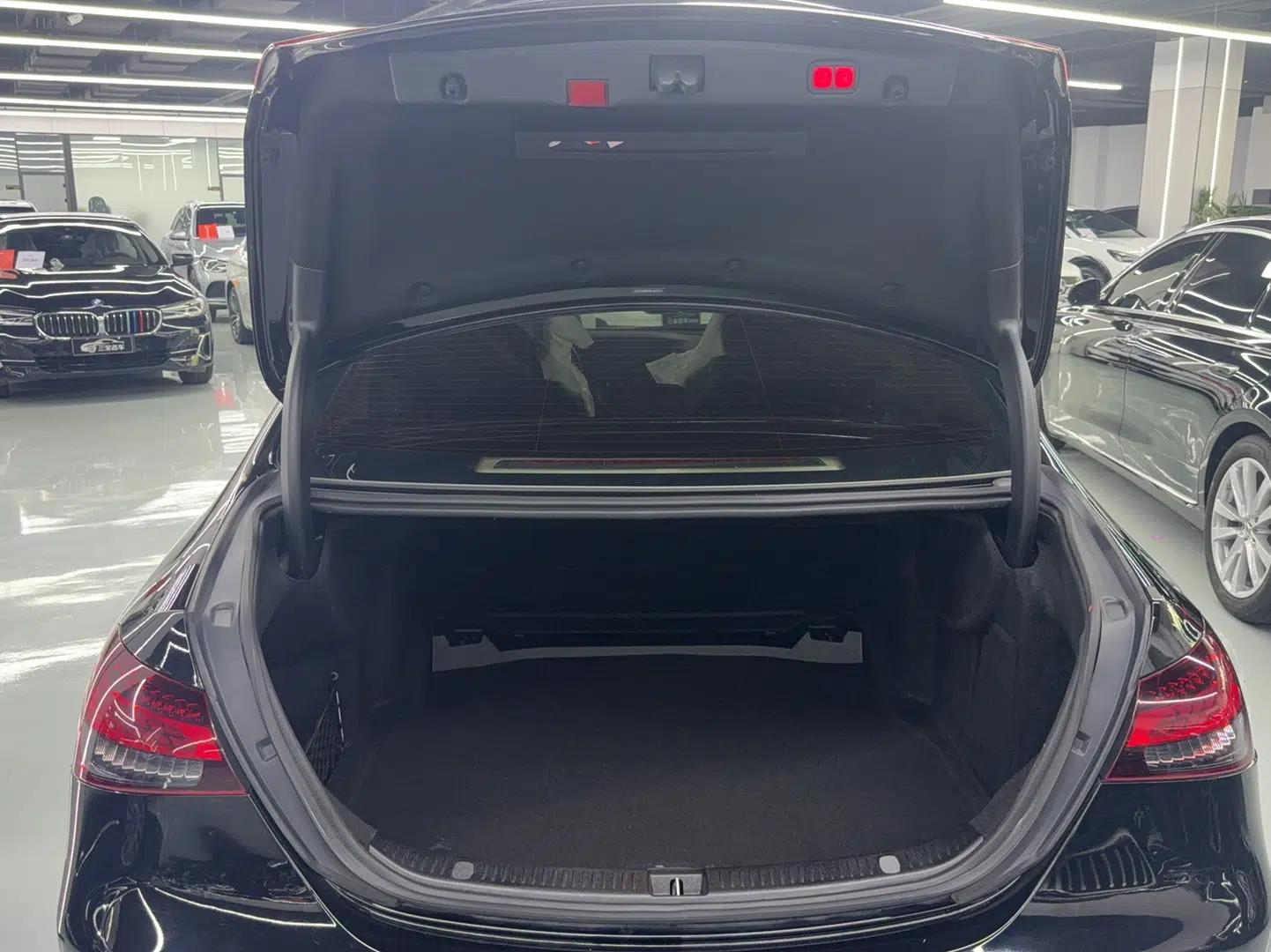 Mercedes-Benz E-Class 2022 Second Facelift E 300 L Fashion Edition — миниатюра 14