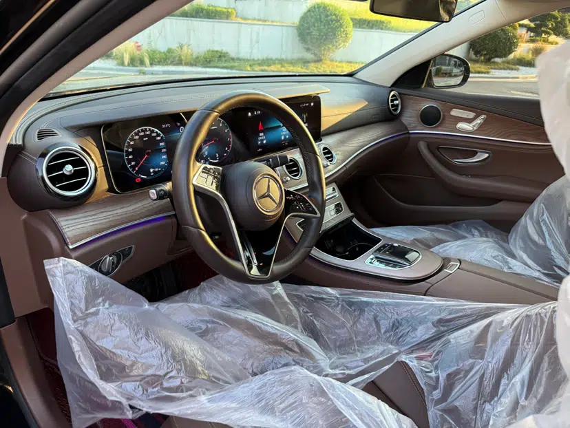 Mercedes-Benz E-Class 2022 Second Facelift E 300 L Fashion Edition — миниатюра 19