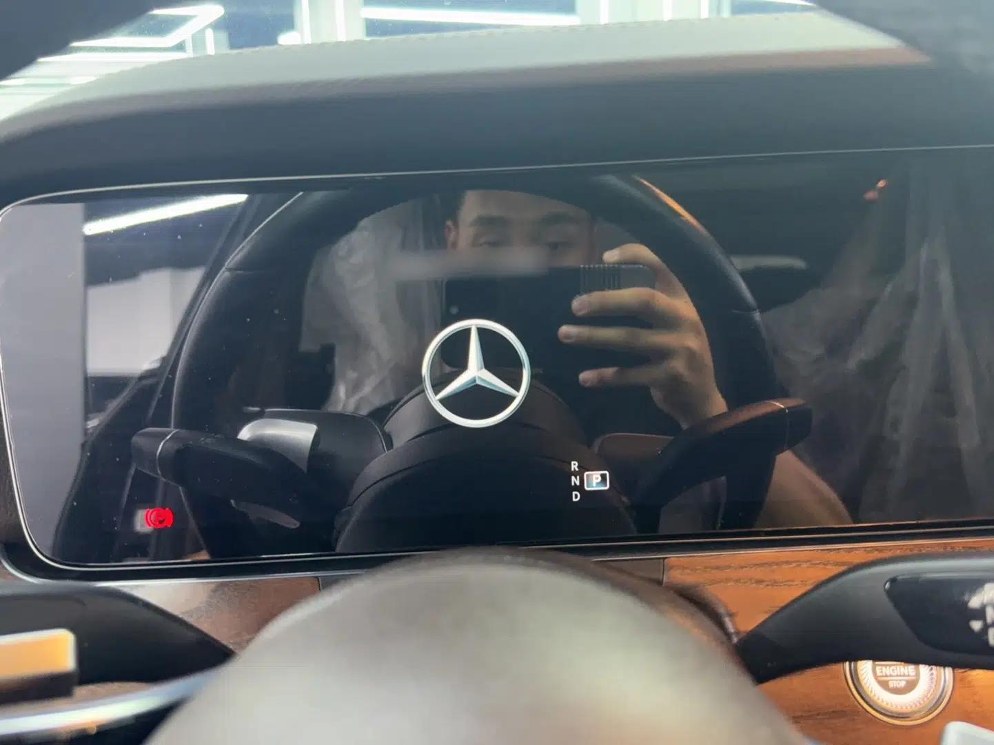 Mercedes-Benz E-Class 2022 Second Facelift E 300 L Fashion Edition — миниатюра 10