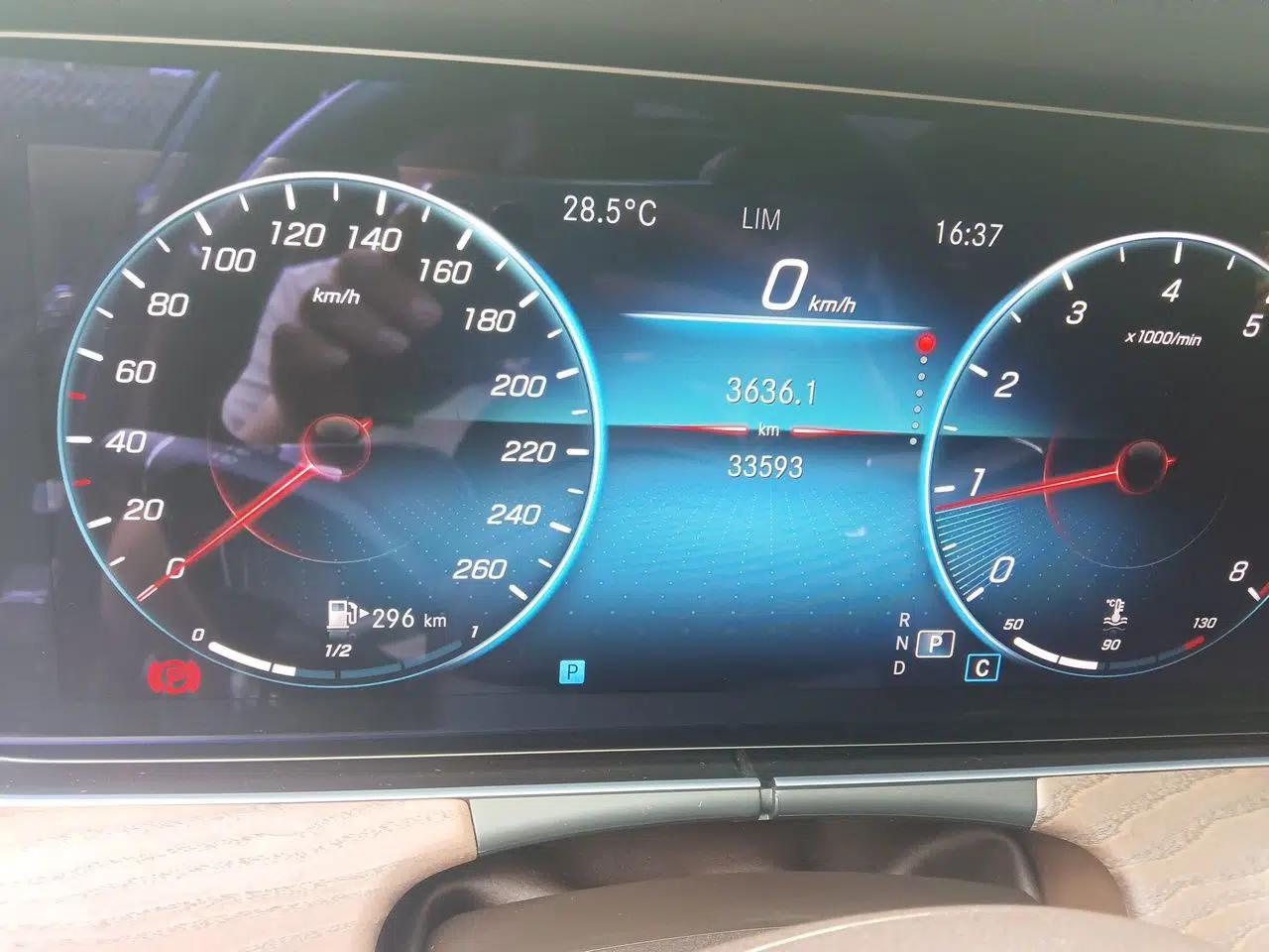 Mercedes-Benz E-Class 2022 E 300 L Luxury Model — миниатюра 12