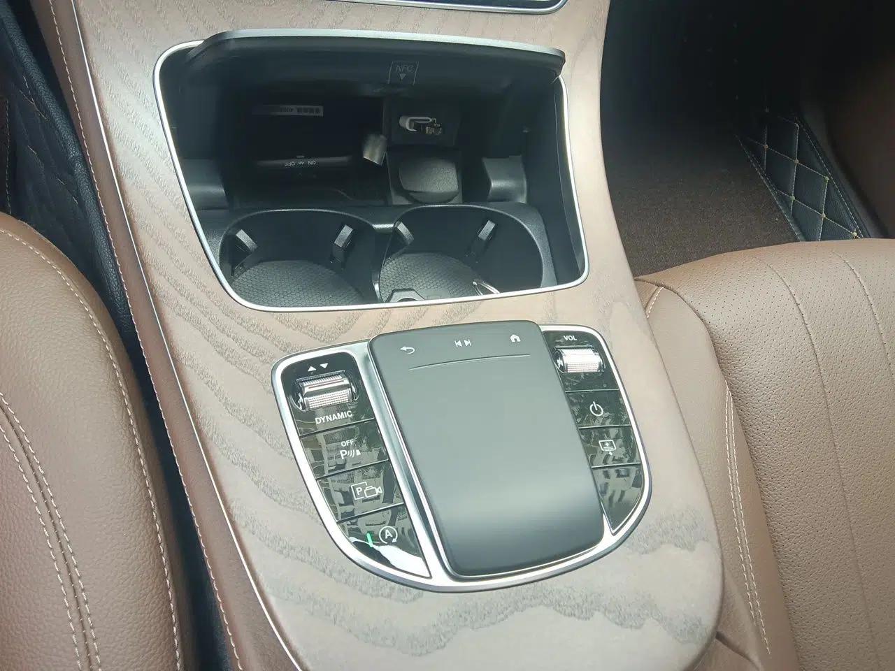 Mercedes-Benz E-Class 2022 E 300 L Luxury Model — миниатюра 14