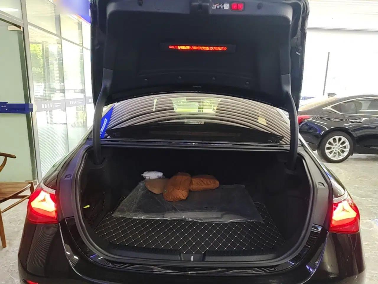 Mercedes-Benz E-Class 2025 Facelift E 300 L Luxury Edition — миниатюра 27