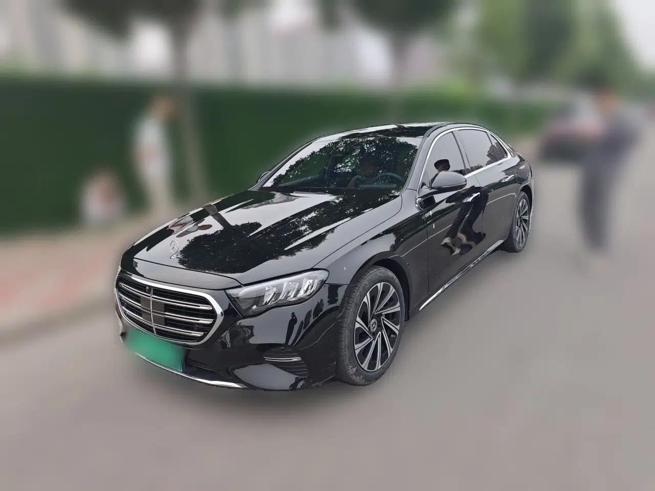 Mercedes-Benz E-Class 2024 E 300 L Luxury Model — миниатюра 1