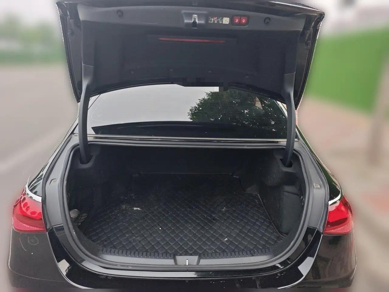 Mercedes-Benz E-Class 2024 E 300 L Luxury Model — миниатюра 16