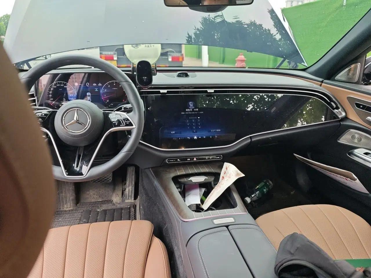 Mercedes-Benz E-Class 2024 E 300 L Luxury Model — миниатюра 18