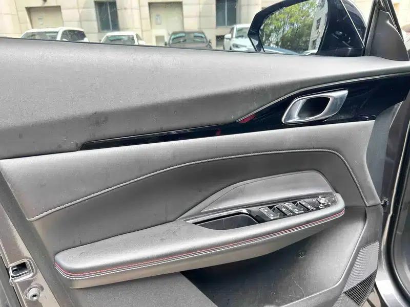Changan Oushang Z6 2022 Blue Whale 1.5T DCT Smart Navigation Edition — миниатюра 8