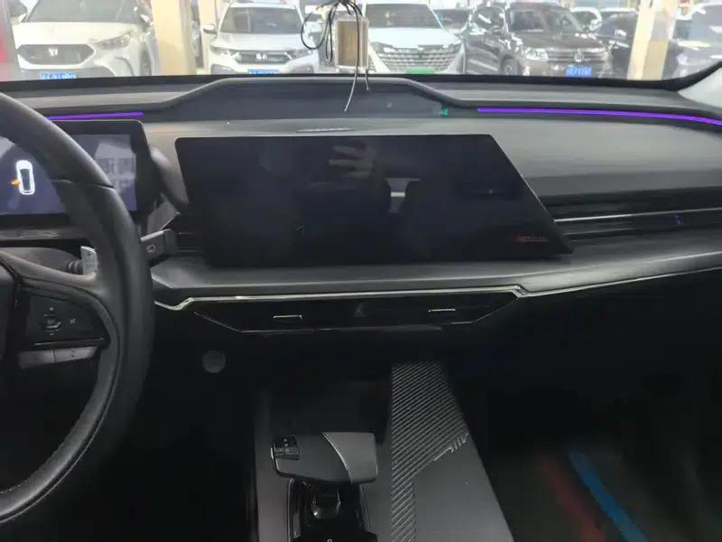Changan Oushang Z6 2023 Blue Whale 1.5T DCT Smart Supreme Edition — миниатюра 18
