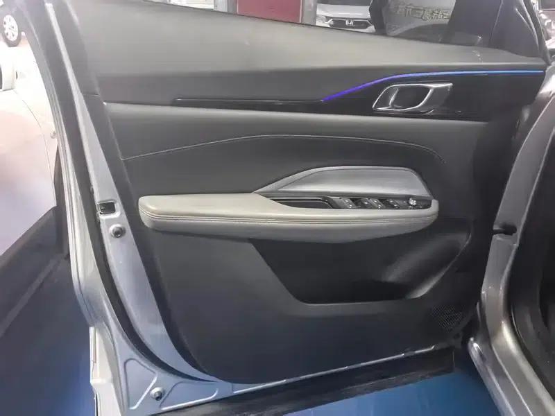 Changan Oushang Z6 2023 Blue Whale 1.5T DCT Smart Supreme Edition — миниатюра 7