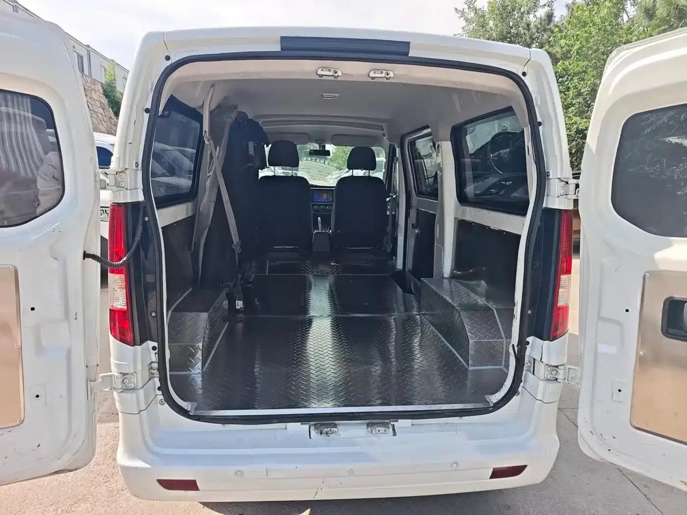 Changan Ruixing EM60 2025 Passenger Edition Comfort Model 6 Seats 300km Range Double Door — миниатюра 5