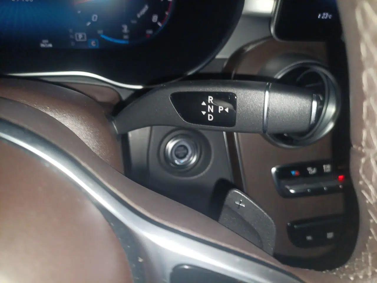 Mercedes-Benz GLC 2021 GLC 260 L 4MATIC Luxury Model — миниатюра 14
