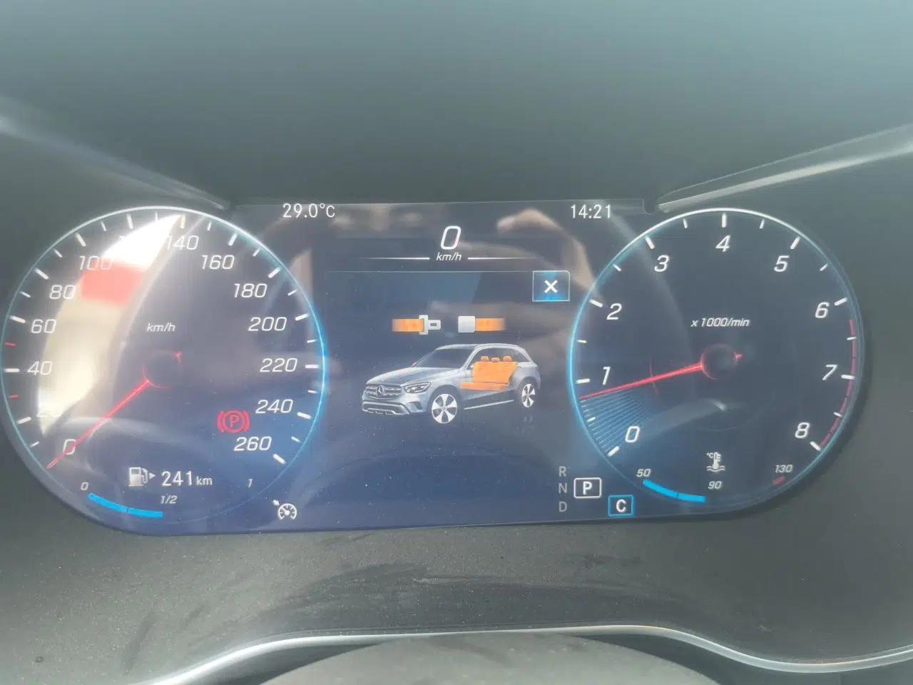 Mercedes-Benz GLC 2021 GLC 260 L 4MATIC Luxury Model — миниатюра 11