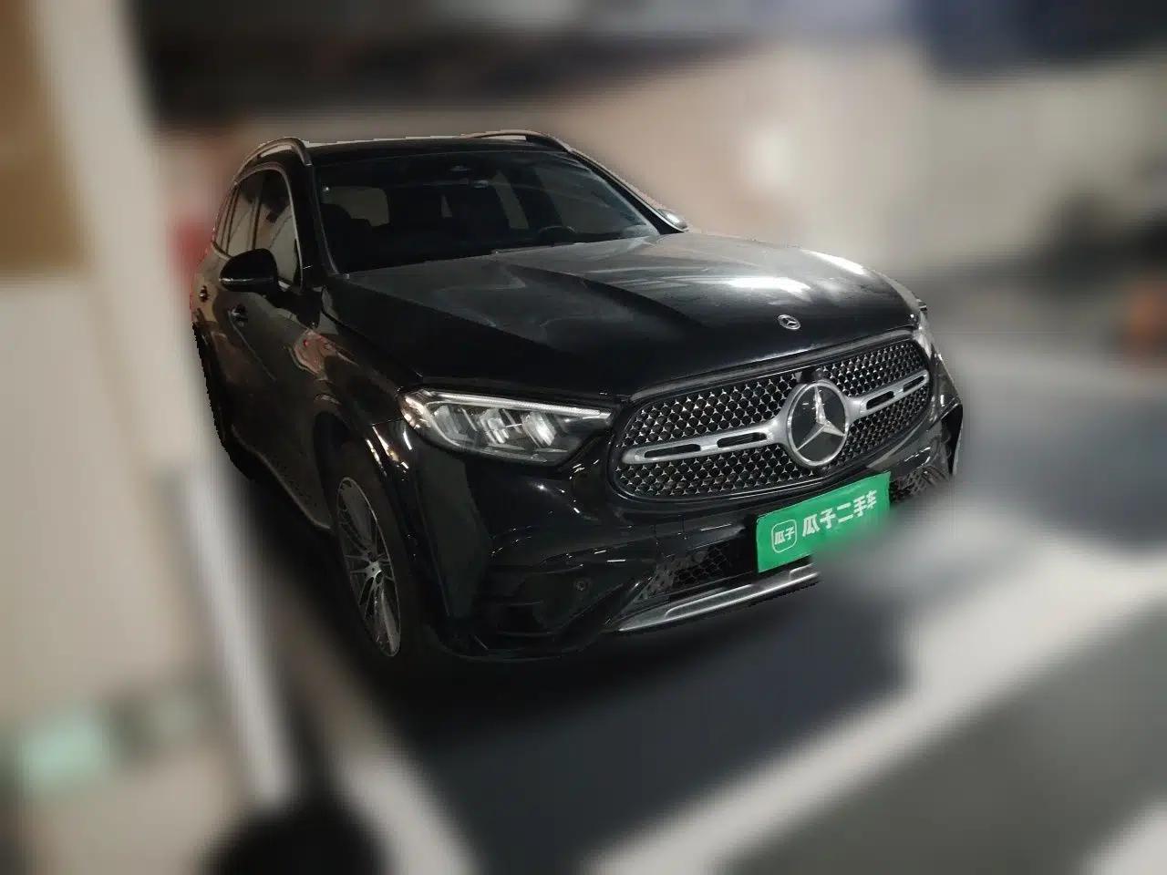 Mercedes-Benz GLC 2024 GLC 260 L 4MATIC Luxury Model 5 Seats — миниатюра 3