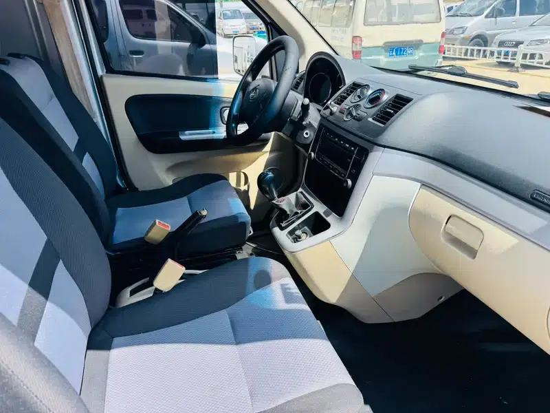 Ruixing M90 2018 2.0L Value Edition Flat Top Hatchback 6-Seater 4G94S — миниатюра 5