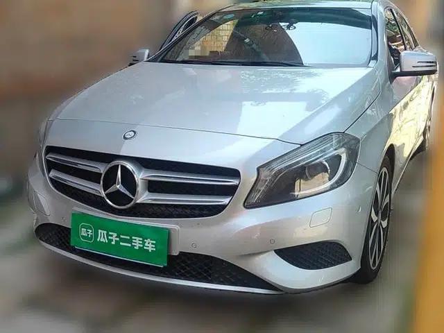 Mercedes-Benz A-Class 2015 A 200 Fashion Model