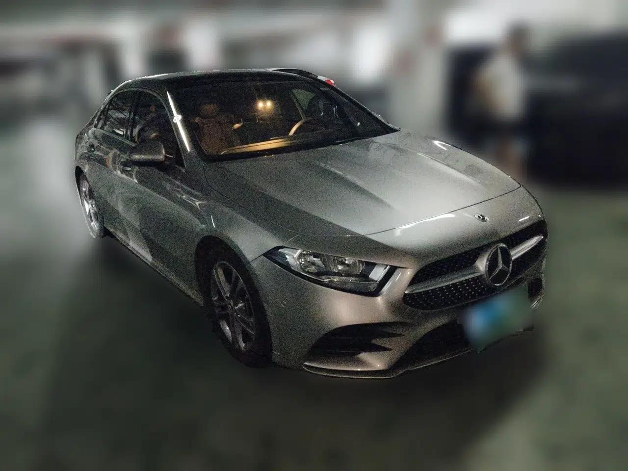 Mercedes-Benz A-Class 2020 Second Facelift A 180 L Sport Sedan — миниатюра 3