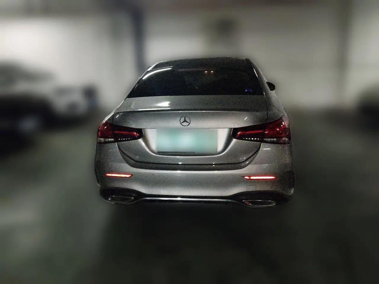 Mercedes-Benz A-Class 2020 Second Facelift A 180 L Sport Sedan — миниатюра 5