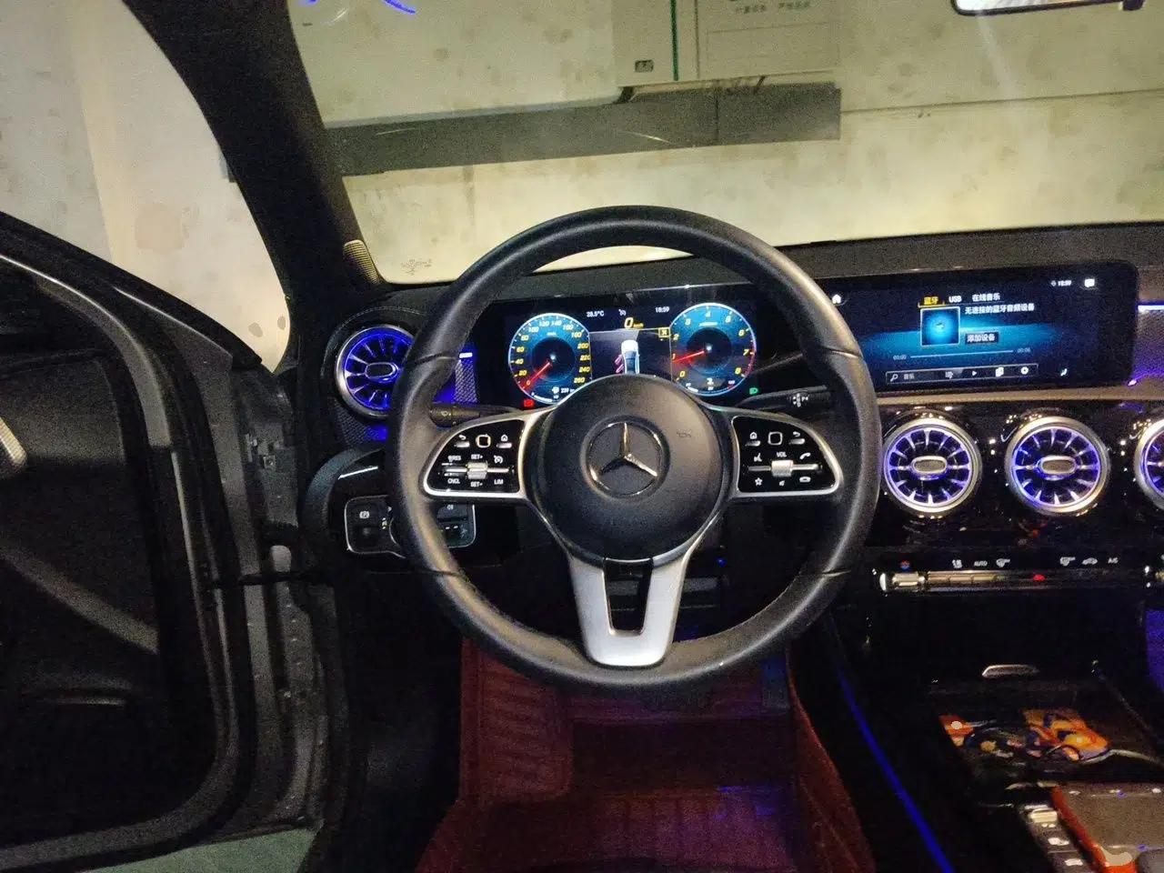 Mercedes-Benz A-Class 2020 Second Facelift A 180 L Sport Sedan — миниатюра 10
