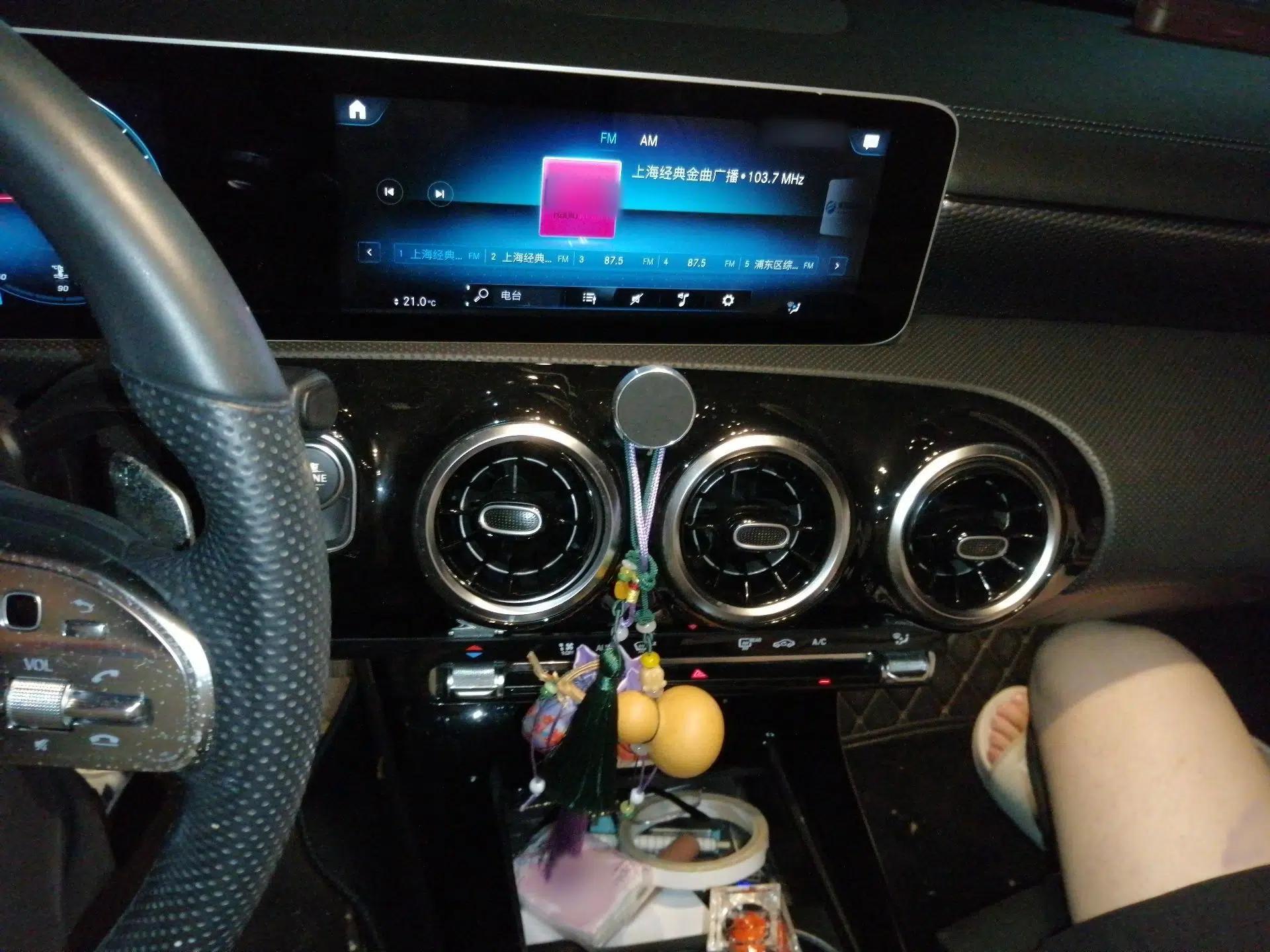 Mercedes-Benz A-Class 2019 A 200 L Sport Sedan — миниатюра 12