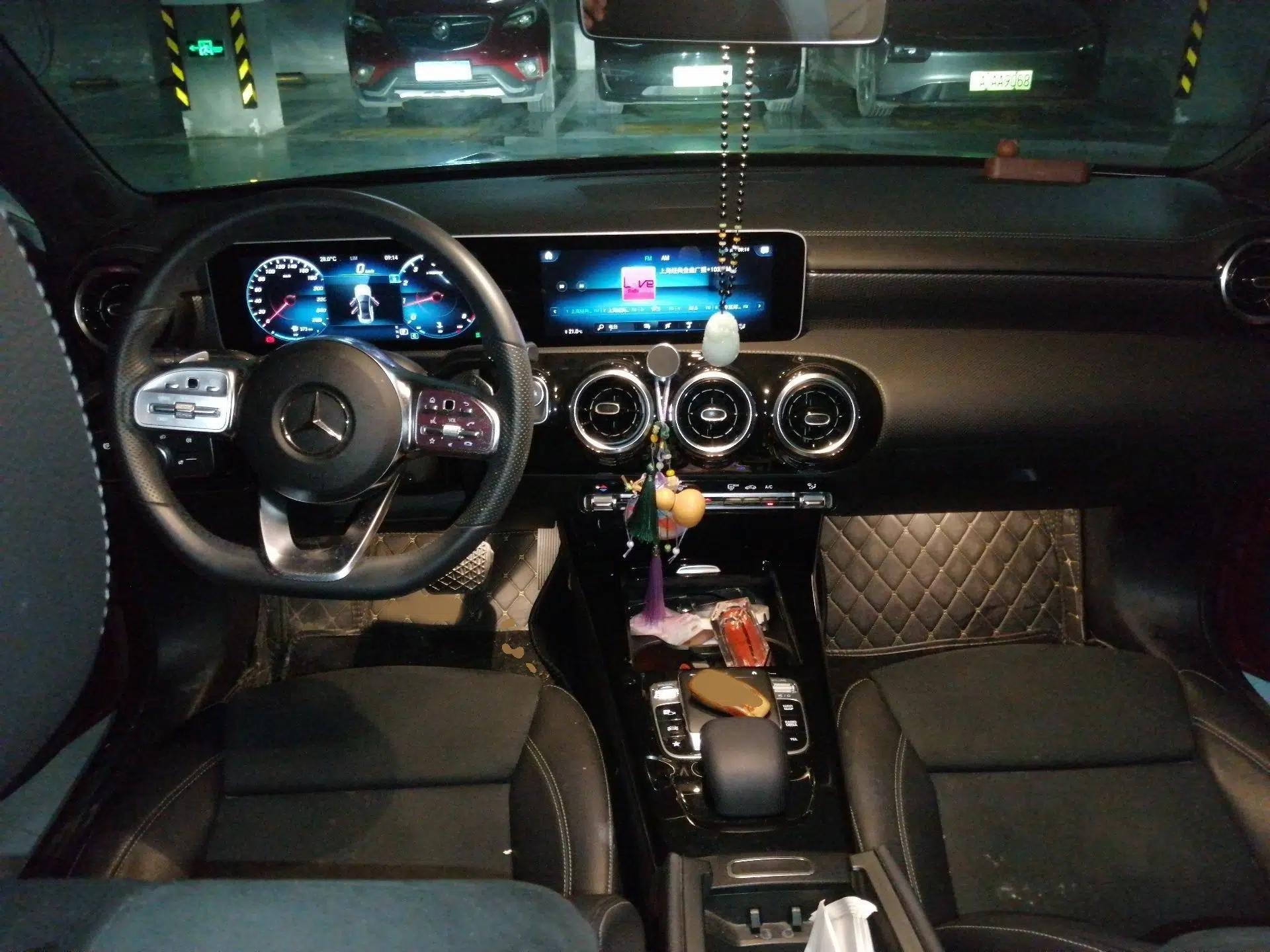 Mercedes-Benz A-Class 2019 A 200 L Sport Sedan — миниатюра 18