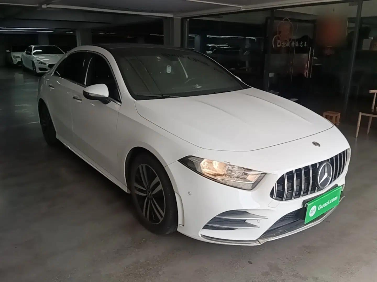 Mercedes-Benz A-Class 2019 A 180 L Sport Sedan — миниатюра 12