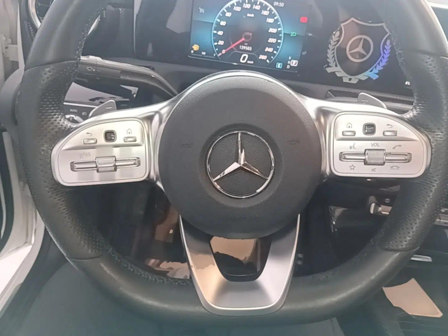 Mercedes-Benz A-Class 2019 A 180 L Sport Sedan — миниатюра 18
