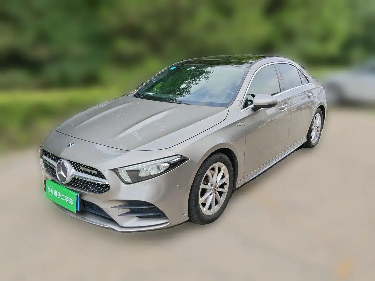 Mercedes-Benz A-Class 2019 A 200 L Sport Sedan — миниатюра 1