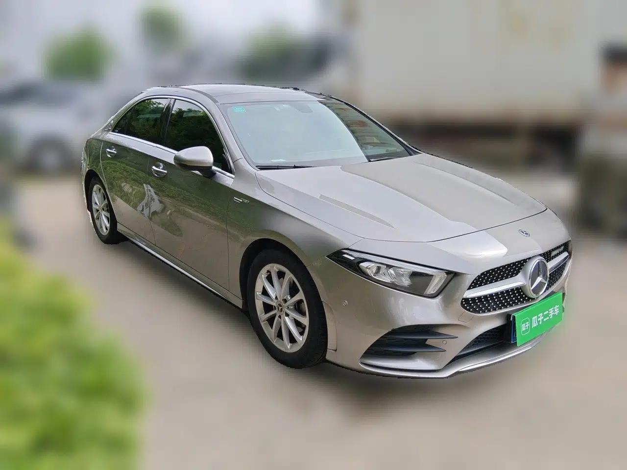 Mercedes-Benz A-Class 2019 A 200 L Sport Sedan — миниатюра 3