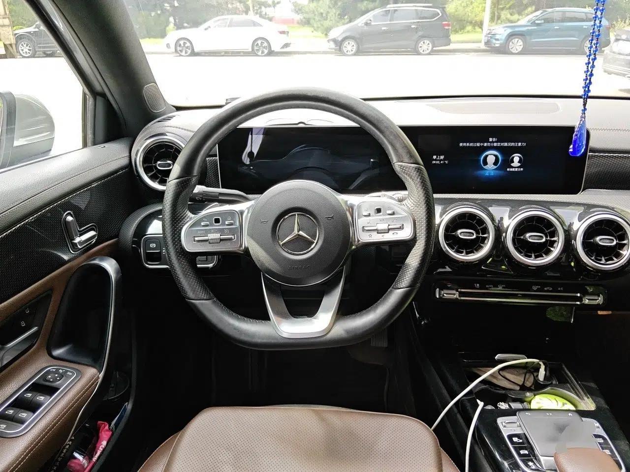Mercedes-Benz A-Class 2019 A 200 L Sport Sedan — миниатюра 10