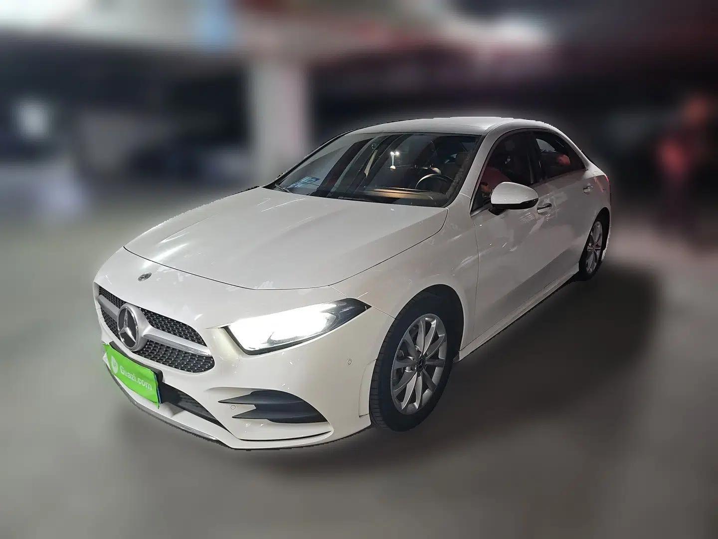 Mercedes-Benz A-Class 2021 A 200 L Sport Sedan Dynamic Model — миниатюра 1