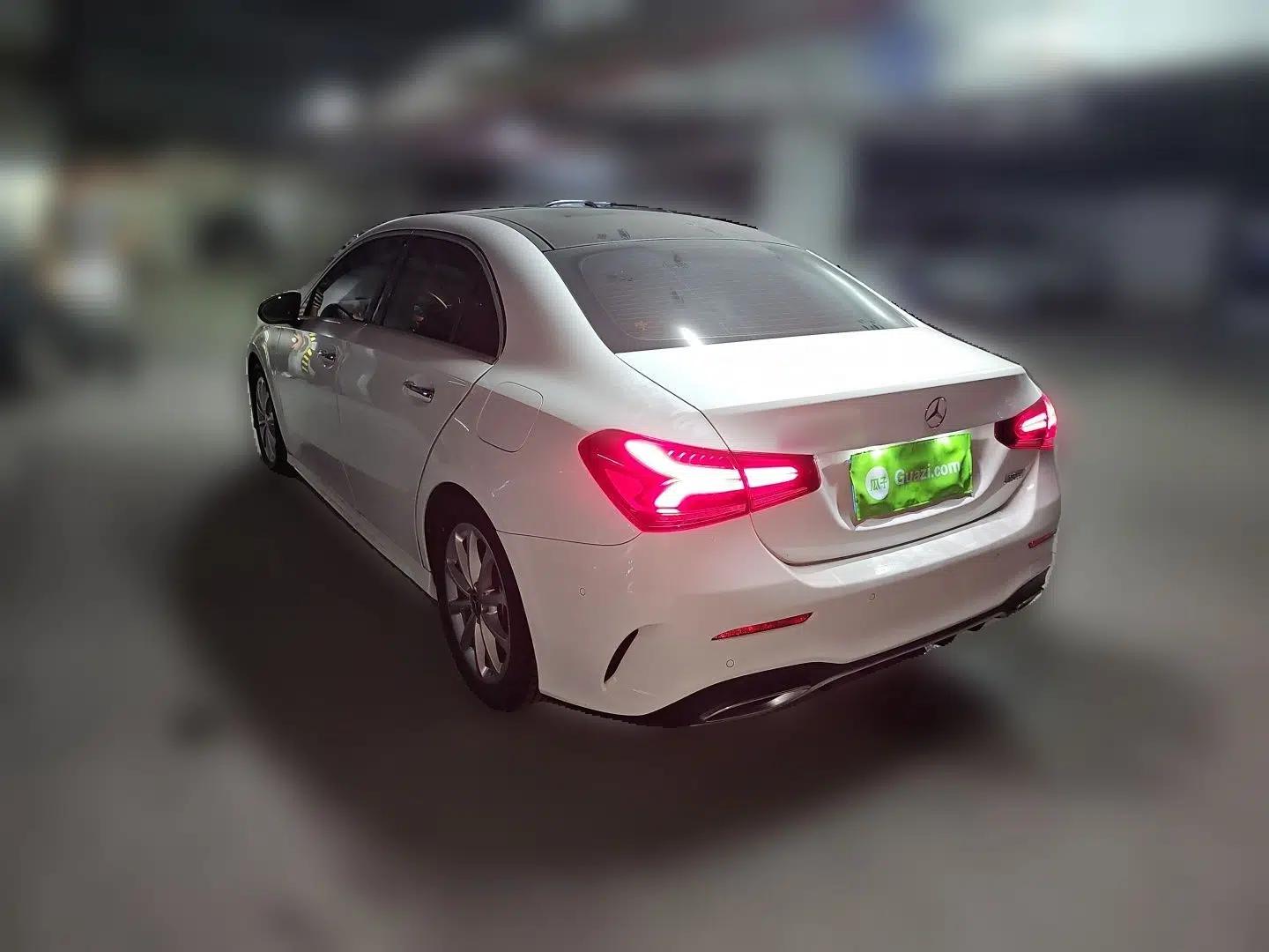 Mercedes-Benz A-Class 2021 A 200 L Sport Sedan Dynamic Model — миниатюра 4