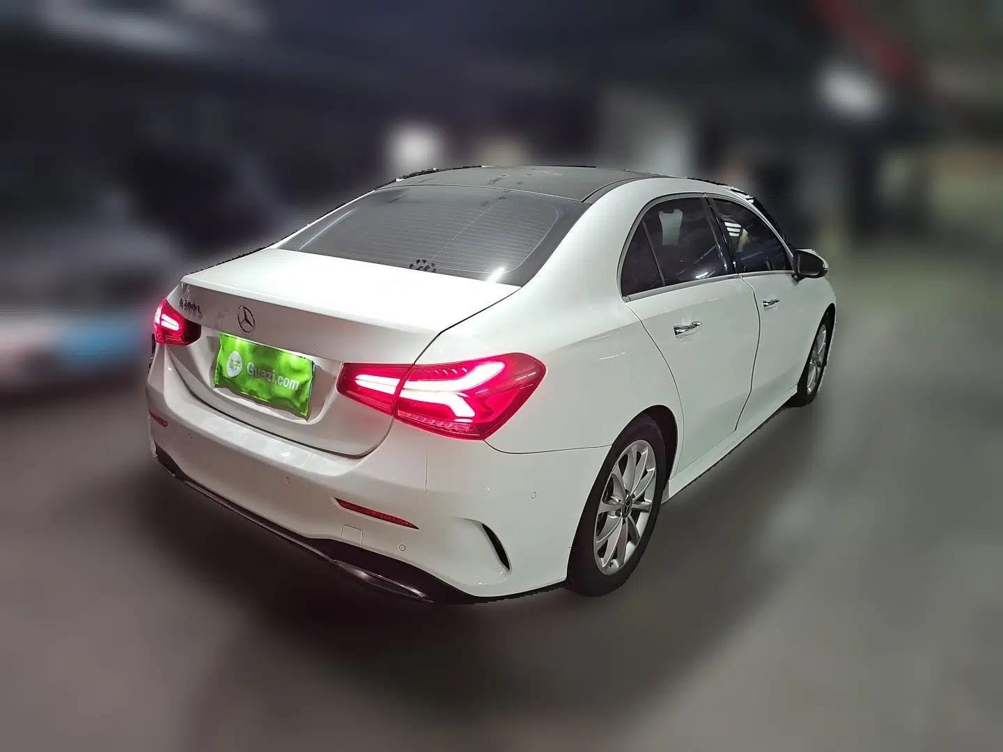 Mercedes-Benz A-Class 2021 A 200 L Sport Sedan Dynamic Model — миниатюра 6