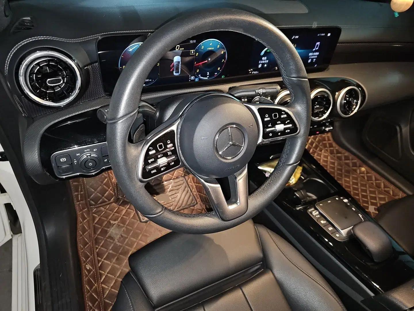 Mercedes-Benz A-Class 2021 A 200 L Sport Sedan Dynamic Model — миниатюра 10