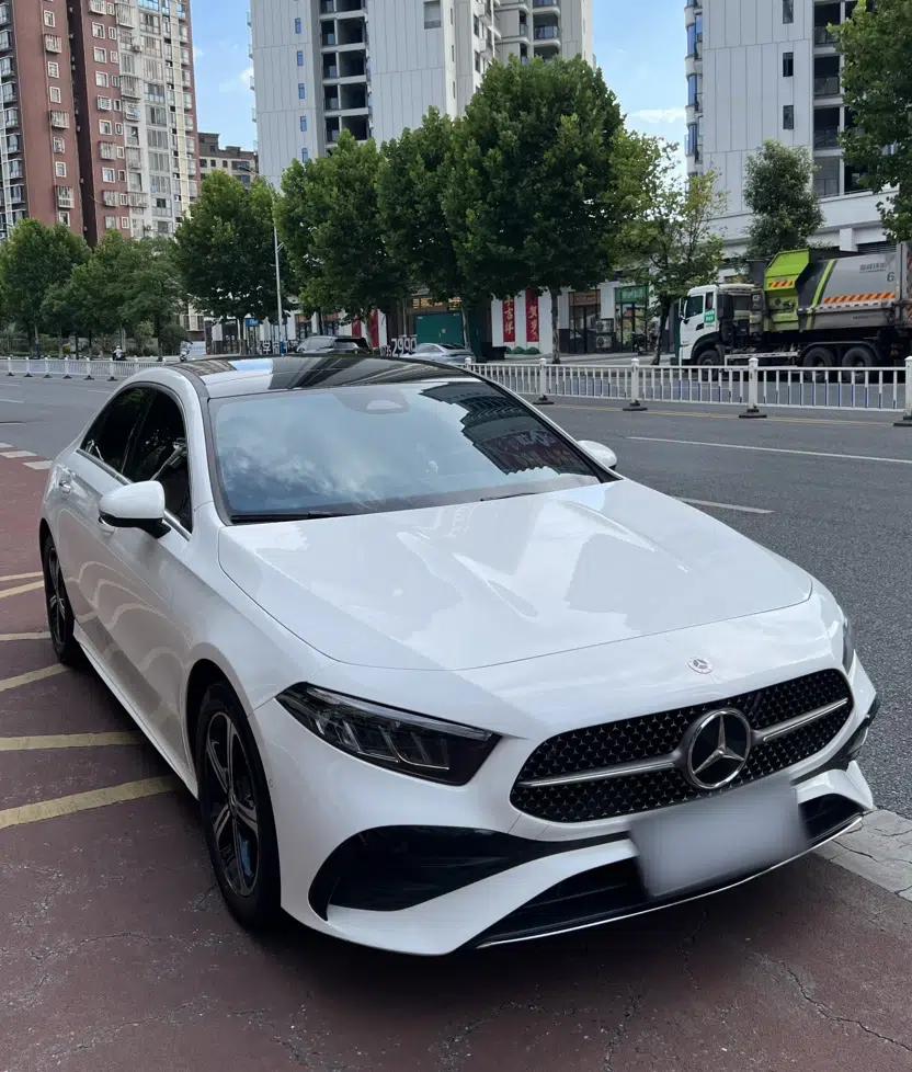 Mercedes-Benz A-Class 2023 A 200 L Fashion Model — миниатюра 3