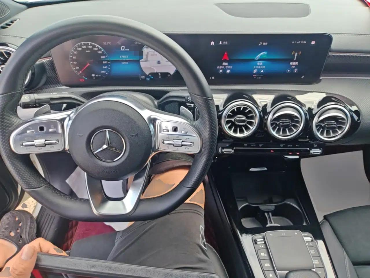 Mercedes-Benz A-Class 2022 Revised Version A 200 L Sport Sedan Fashionable Style — миниатюра 17