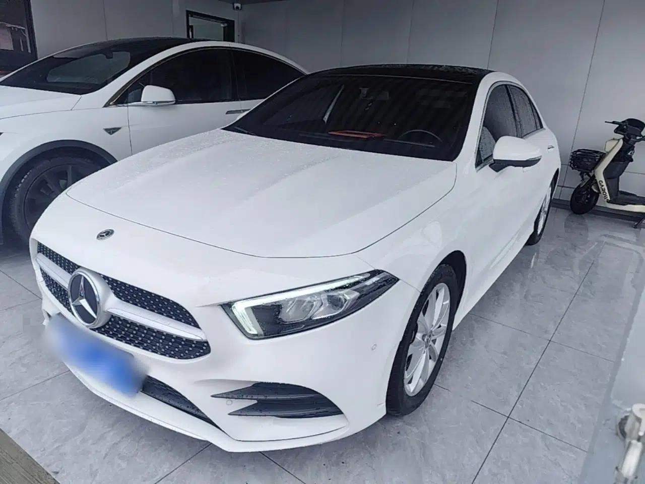 Mercedes-Benz A-Class 2021 A 200 L Sport Sedan Fashion Model — миниатюра 1