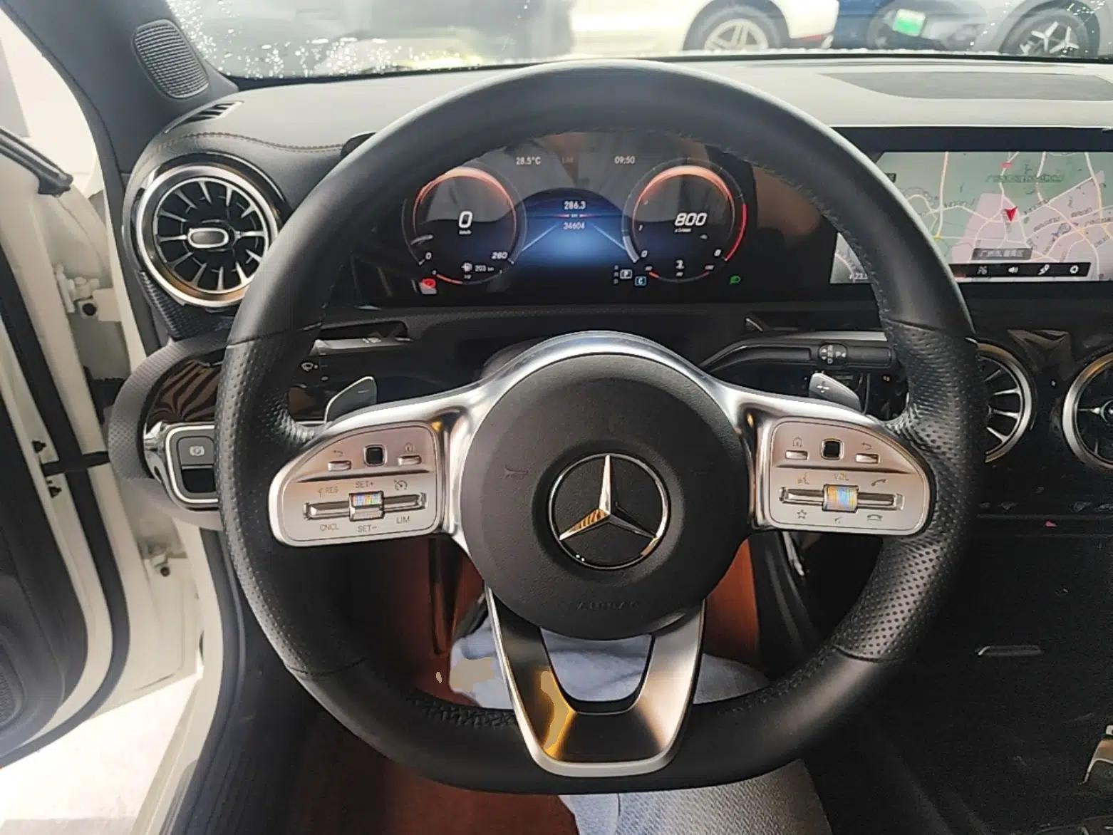 Mercedes-Benz A-Class 2021 A 200 L Sport Sedan Fashion Model — миниатюра 13