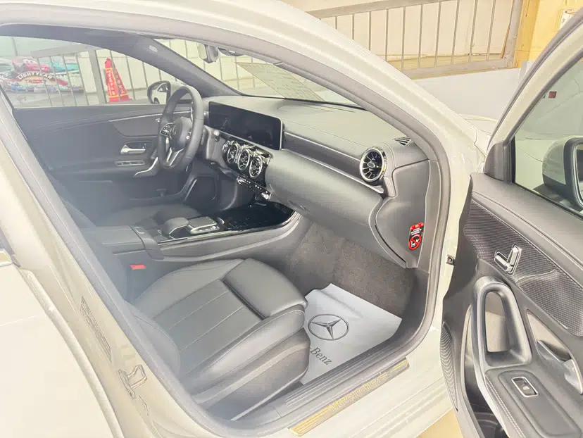 Mercedes-Benz A-Class 2020 A 200 L Sport Sedan — миниатюра 11