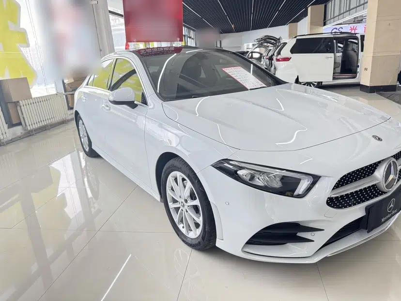 Mercedes-Benz A-Class 2020 A 200 L Sport Sedan — миниатюра 3