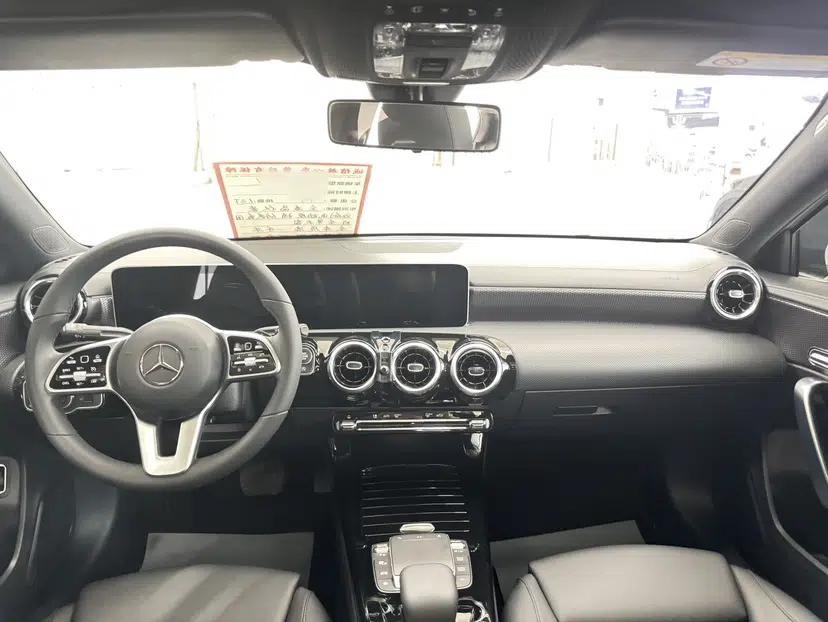 Mercedes-Benz A-Class 2020 A 200 L Sport Sedan — миниатюра 9