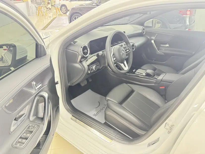 Mercedes-Benz A-Class 2020 A 200 L Sport Sedan — миниатюра 10