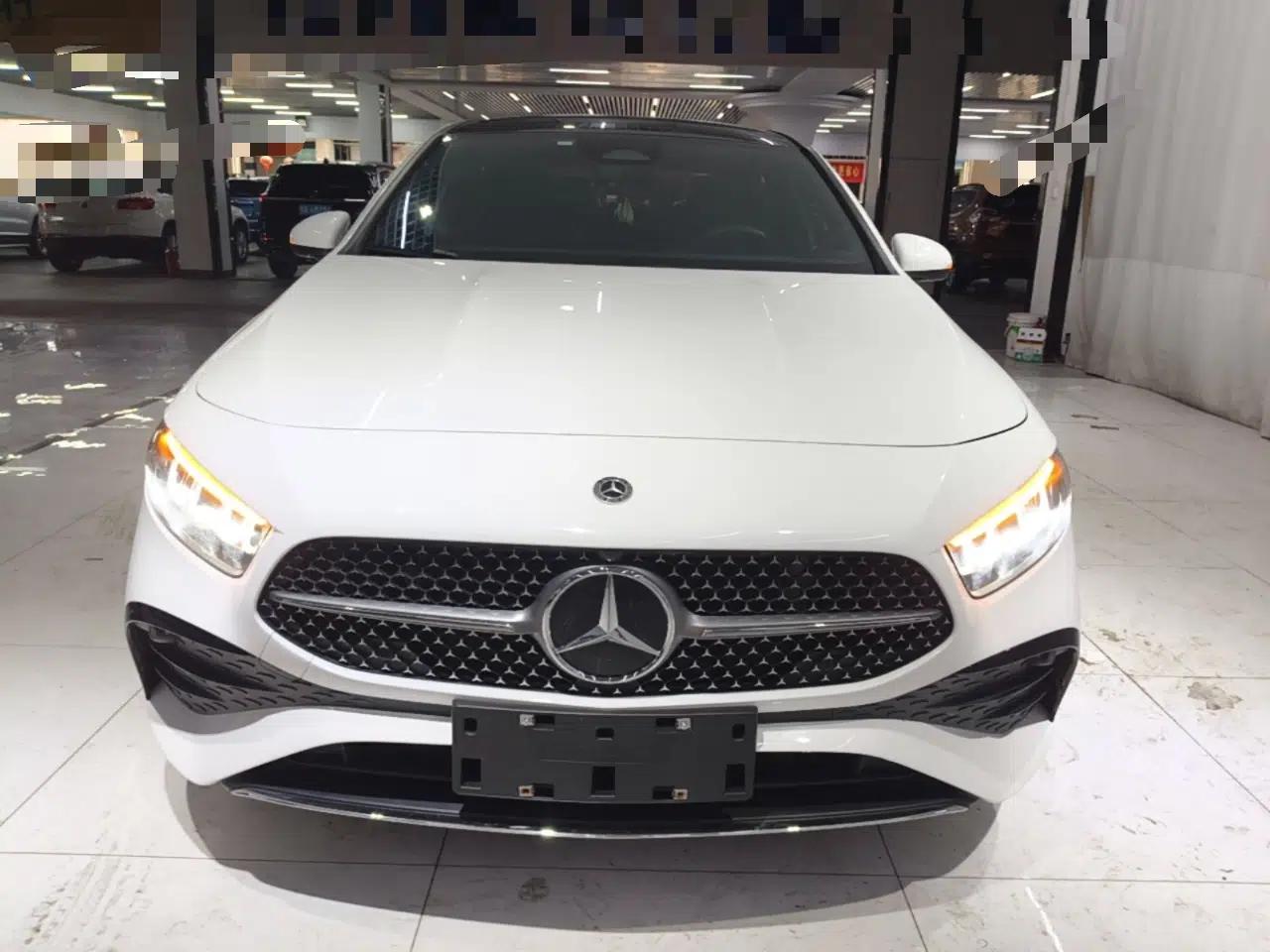 Mercedes-Benz A-Class 2023 A 200 L Fashion Model — миниатюра 2